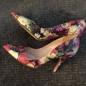 Kate Spade Roses 🌹 Heels 6